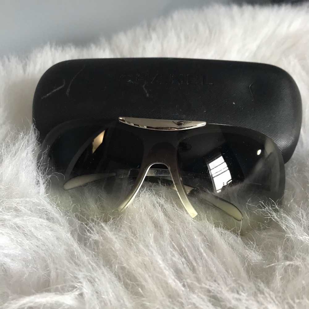 CHANEL 😎 Sunglasses model 6007